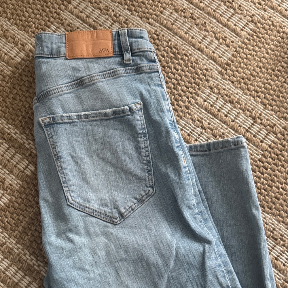 Zara  Denim Jeans in Light Blue